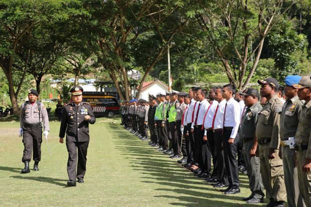 HUT Ke-72 Bhayangkara, 3 Anggota Polres Raja Ampat Terima Penghargaan