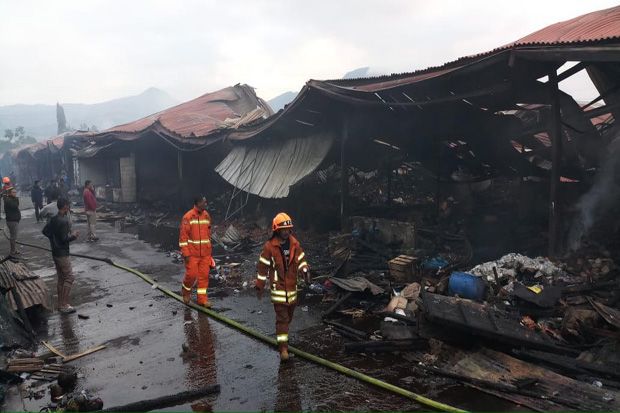 Ratusan Kios di Pasar Gedebage Bandung Ludes Terbakar