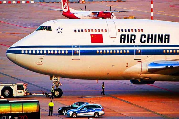 Co-Pilot Merokok Penyebab Air China Terjun Bebas 25 Ribu Kaki Dipecat