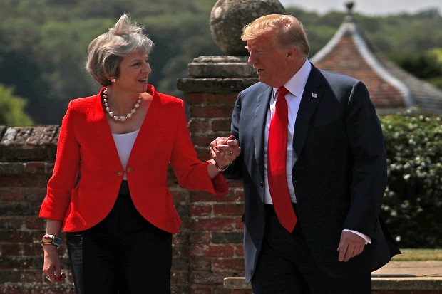 Trump Sarankan PM Inggris untuk Tuntut UE