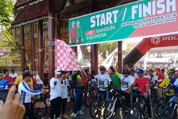 Ribuan Warga Palangkaraya Atusias Ramaikan Sepeda Nusantara 2018