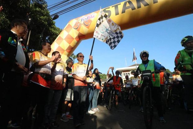 Padjadjaran Fun Bike, Menggaungkan Asian Games di Bandung