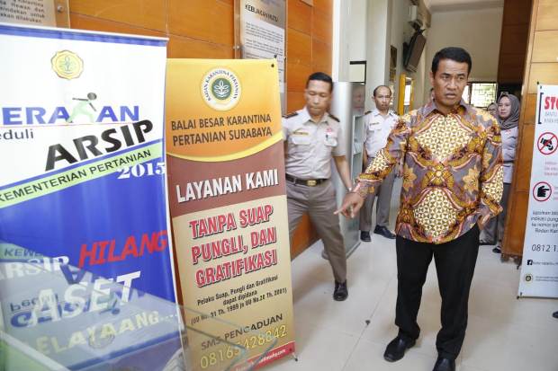 Sidak Karantina Surabaya, Mentan Tegur dan Sanksi Pegawai Nakal