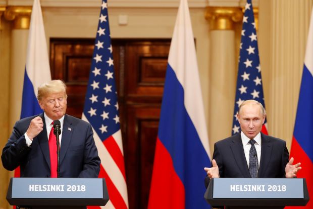 Donald Trump Menolak Salahkan Putin, AS Terguncang