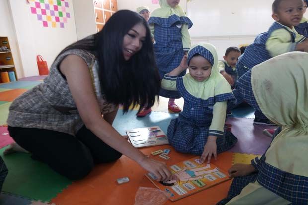 Miss Indonesia Alya Nurshabrina Berbagi Motivasi di Sekolah Genius Islamic School Depok