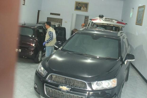Geledah Rumah Kepala BPKAD Tulungagung, KPK Cek 4 Unit Mobil