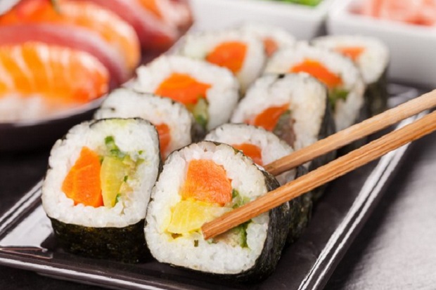 Tips Mudah Bikin Sushi Khas Jepang