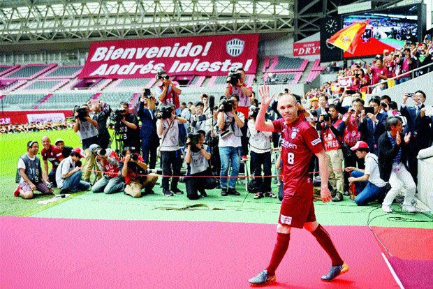 Gelandang Barcelona Andres Iniesta Segera Memulai Era Baru
