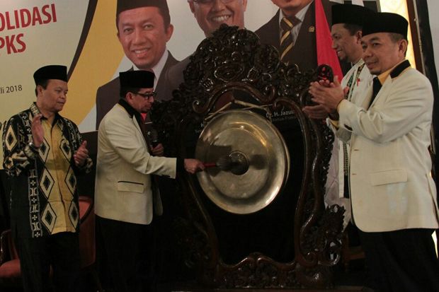 Seluruh Legislator PKS Diminta Bekerja Keras Menangkan Pemilu 2019