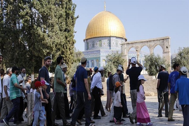 Ribuan Pemukim Israel Serbu Kompleks Masjid Al-Aqsa