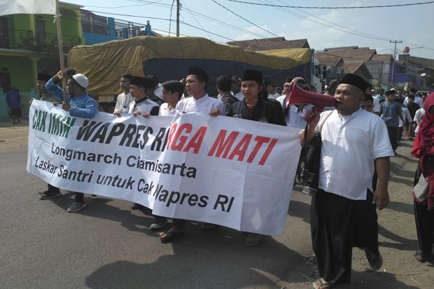 Long March Santri Banjar-Jakarta Pendukung Cak Imin Lintasi Bandung
