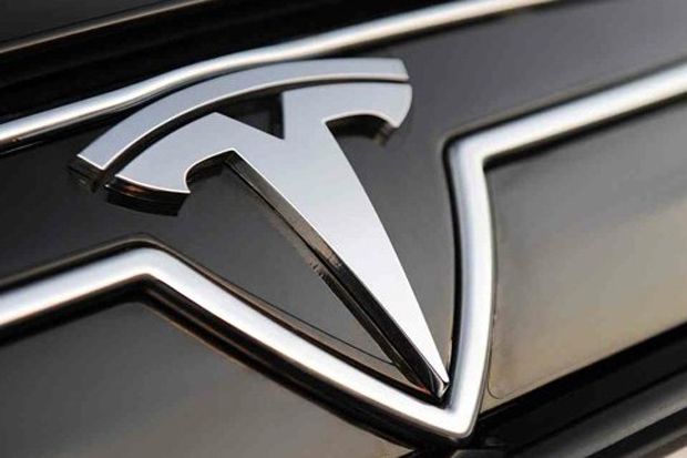 Gambar Panel Bocor, Tesla Kian Matangkan Smartphone Berkode Quadra
