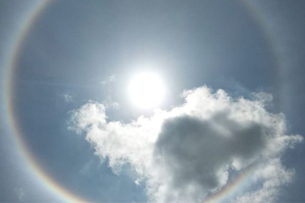 Fenomena Halo Matahari di Bintan Bikin Heboh Warga