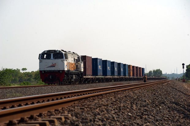 Kereta Api Barang Dorong Kemajuan Logistik Nasional