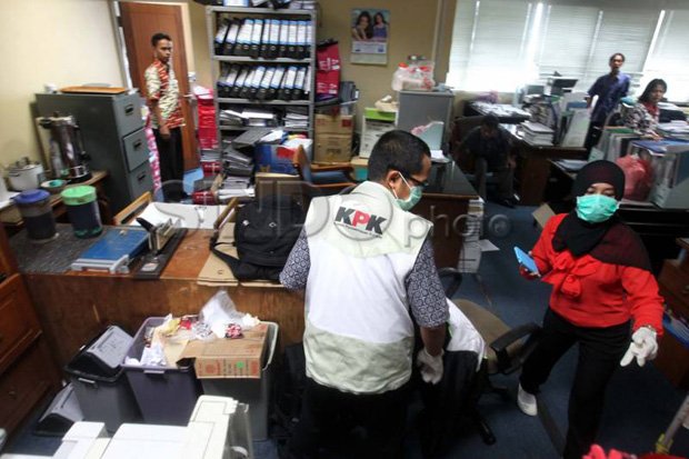 KPK Geledah Lima Lokasi Terkait Korupsi Bupati Lampung Selatan