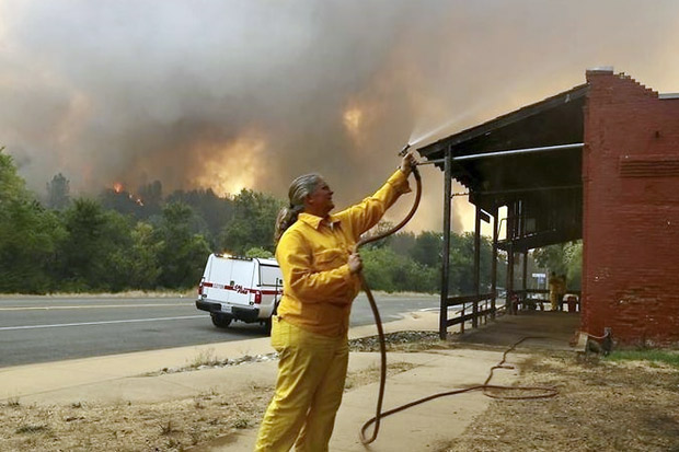 Kebakaran Mengerikan Landa California, 2 Tewas