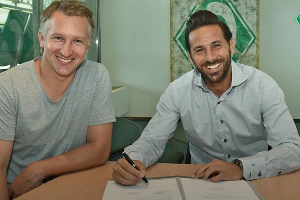 Claudio Pizarro Kembali ke Werder Bremen Keempat Kalinya
