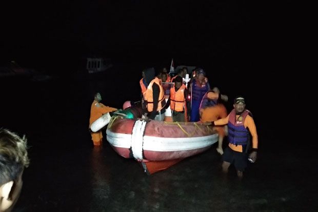 Kandas di Selat Bali, 25 Penumpang Kapal Liputan XII Dievakuasi