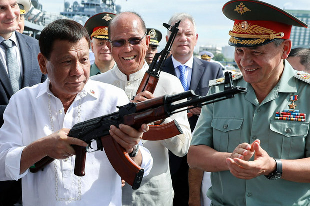 Acuhkan Ancaman AS, Filipina Akan Terus Beli Senjata Rusia