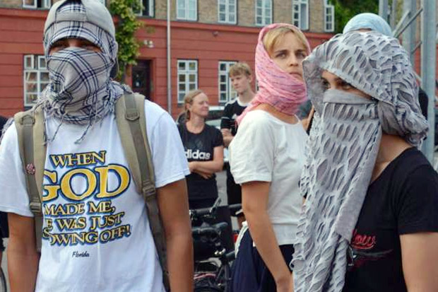 Larangan Burqa Picu Aksi Protes di Denmark