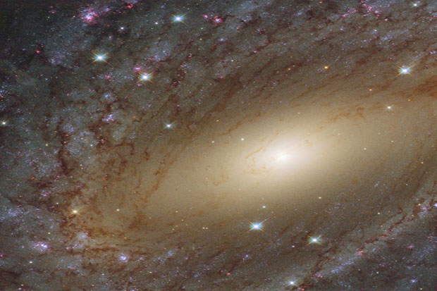 Hubble Berhasil Abadikan Galaksi Mirip Bima Sakti