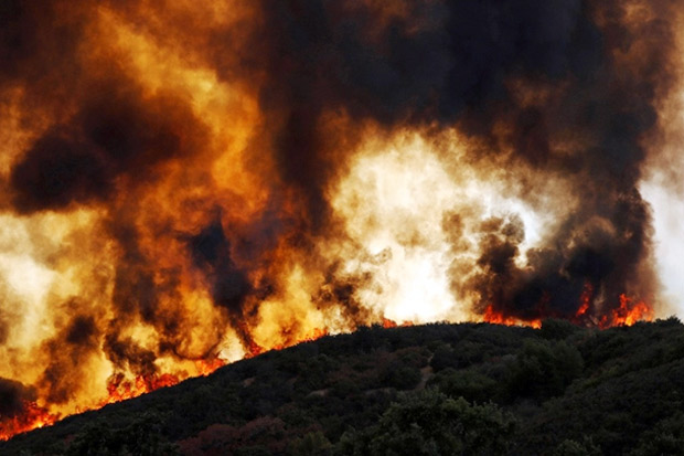 California Diamuk Kebakaran Terbesar dalam Sejarah