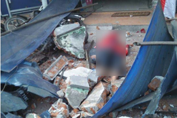 Mencekam, Bangunan di Mataram Luluh Lantak Akibat Gempa Korban Bergelimpangan