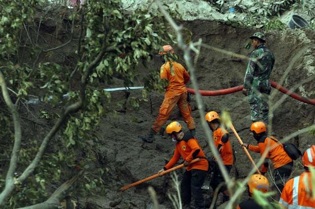 Evakuasi 4 Korban Longsor di Dusun Dompo Indah Belum Membuahkan Hasil