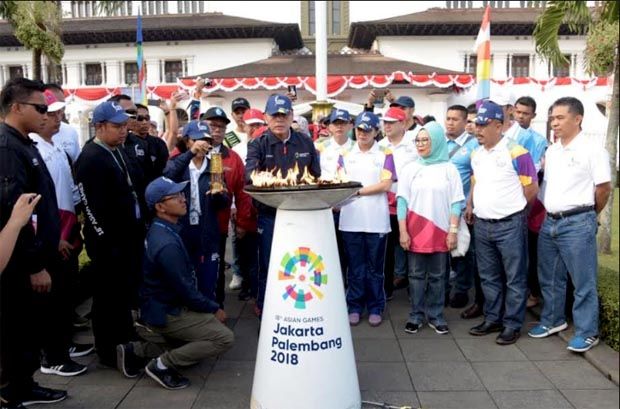 Pj Gubernur Jabar Lepas Obor Asian Games 2018 Menuju Garut
