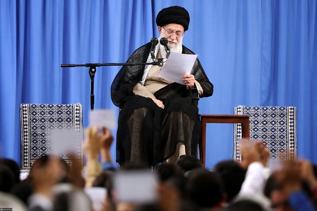 Khamenei Kesampingkan Konfrontasi Militer Iran dengan AS