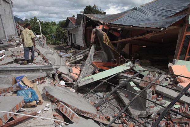 Beri Bantuan, Jokowi Imbau Bangun Rumah Tahan Gempa