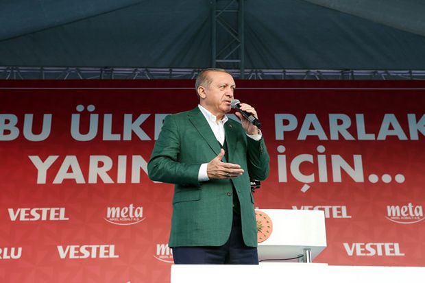 Ekonomi Turki Anjlok, Erdogan Serukan Boikot Produk AS