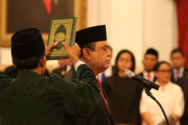 Dilantik Jokowi, Syafruddin Resmi Jabat Menpan-RB