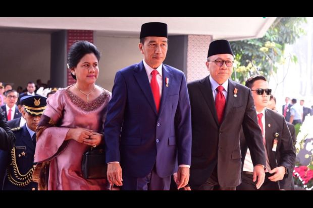 Ketua MPR Sampaikan Titipan Emak-emak ke Jokowi