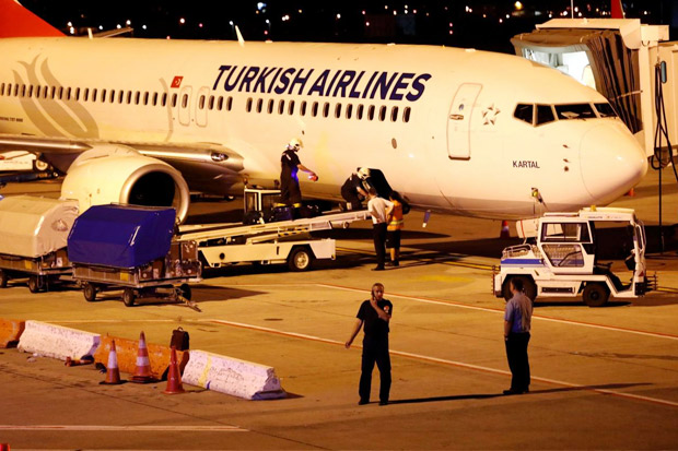 Pesawat Bawa Bahan Nuklir, Bandara Budapest Ditutup