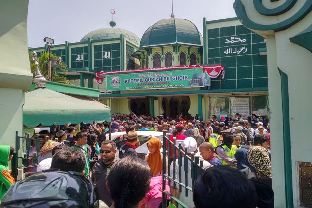 Massa Pro dan Anti Deklarasi #Ganti Presiden Diusir dari Area Masjid