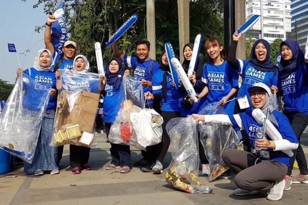 Kontingen Danone Aqua Ramaikan AG 2018 dengan Punguti Sampah
