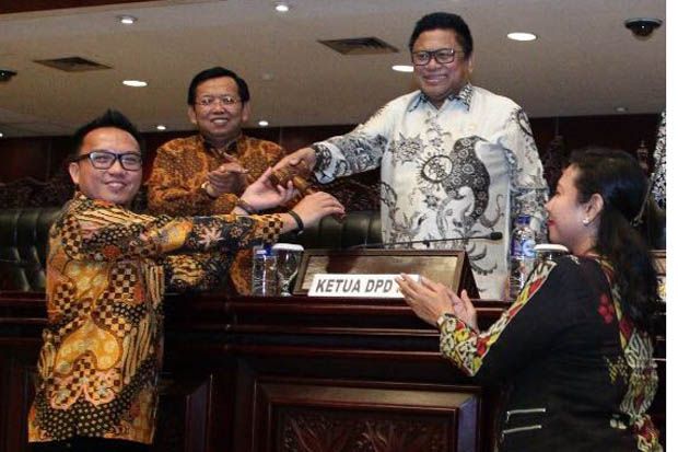 Delis Julkarson Hehi Terpilih Jadi Ketua Kelompok DPD RI di MPR