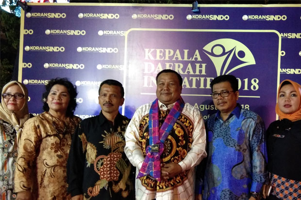 Wali Kota Sibolga Terima Penghargaan KDI 2018 di Makassar