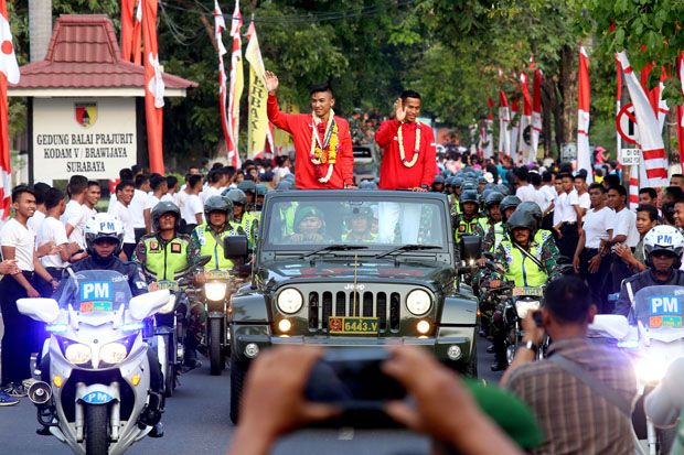 Harumkan Indonesia di Asian Games, Serda Rifki dan Sertu Atjong Diarak