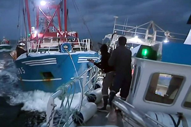 Rebutan Kerang, Nelayan Perancis dan Inggris Bentrok