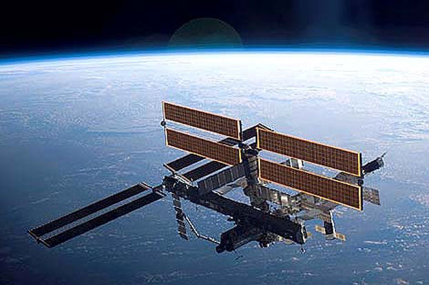 Stasiun Luar Angkasa ISS Rusak Tertabrak Meteor Kecil