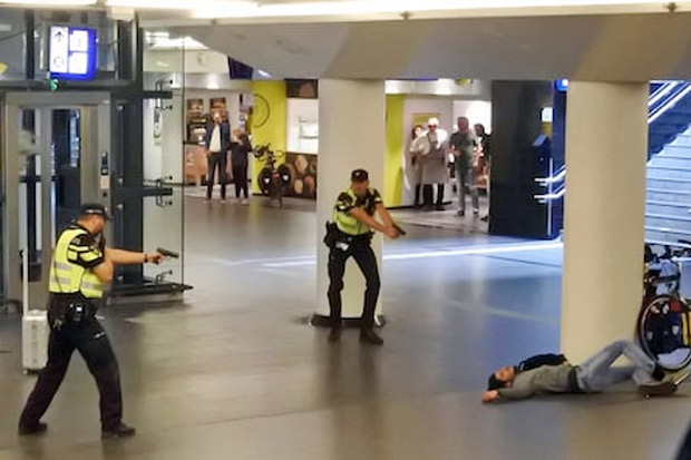 Penikaman di Stasiun Amsterdam Bermotif Aksi Terorisme