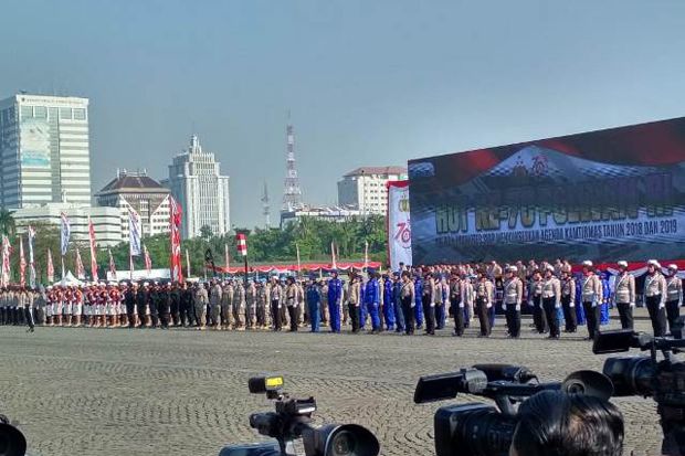 Iriana Jokowi dan Mufidah Kalla Hadiri Upacara HUT Polwan
