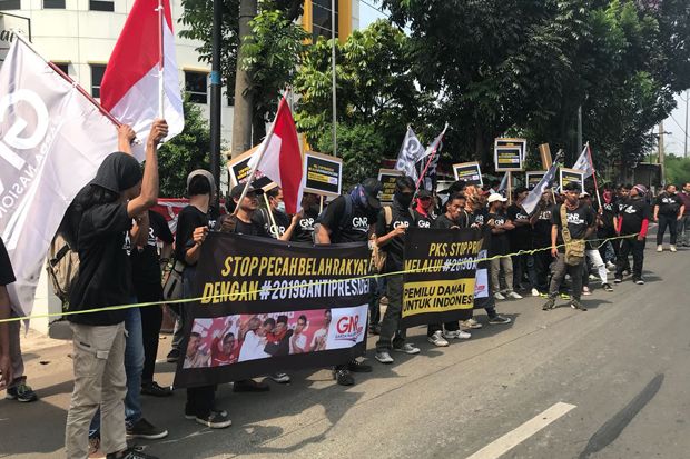 Tolak Tagar 2019 Ganti Presiden, Massa Demo Kantor PKS