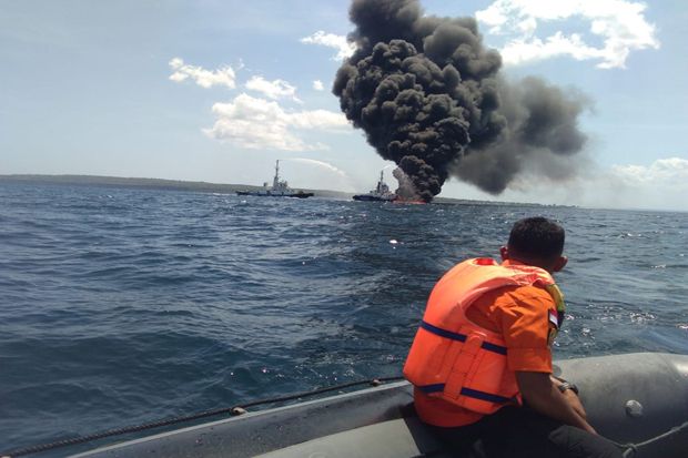 Angkut 10 Ton BBM, Kapal Samudra Terbakar di Pelabuhan