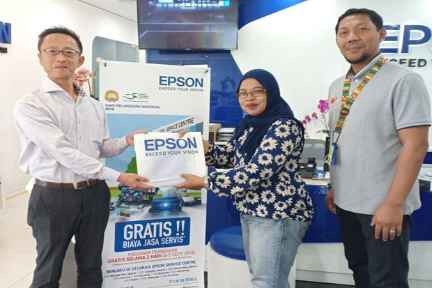 Direktur  Epson Turun Langsung Layani Pelanggan