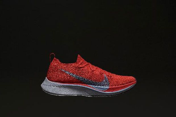 Nike Perkenalkan Produk Baru, Sepatu Lari Berwarna Neon
