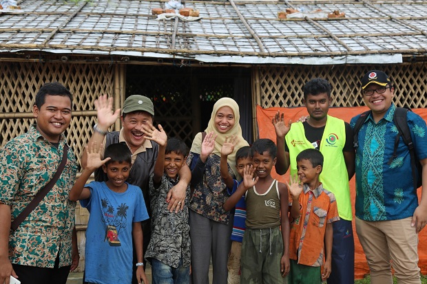 Anak Rohingya Semangat Belajar di Sekolah Darurat Indonesia