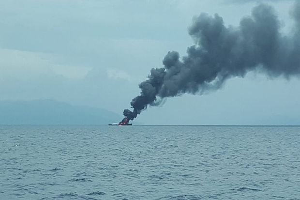 KRI Rencong 622 Terbakar dan Tenggelam di Perairan Sorong